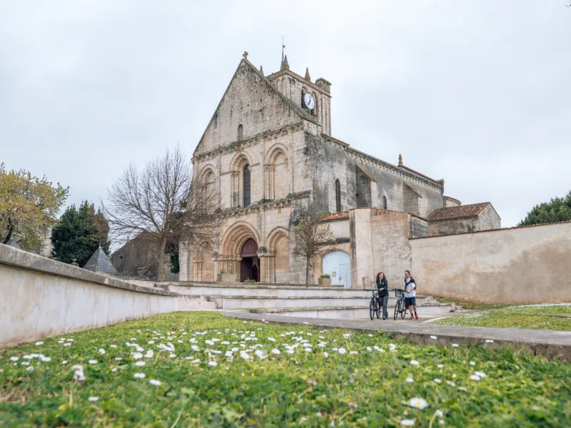 La Flow Velo _ Eglise Saint-Savinien