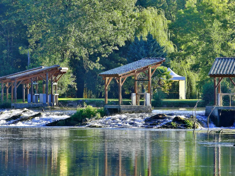 Pecherie_sur_le_fleuve_Charente_a_Mosnac-Saint-Simeux
