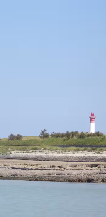 Phare et Grande Plage à l'île d'Aix