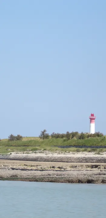 Phare et Grande Plage à l'île d'Aix