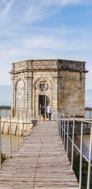 passerelle_de_La_Fontaine_Royale__dite_Fontaine_de_Lupin_Farid MAKHLOUF Destination Cote Atlantique.jpg
