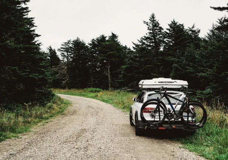 Rack à vélo sur voiture