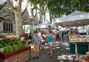 Marché Saint-Pierre de Saintes