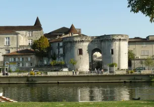 Les tours de Cognac sur La Flow vélo