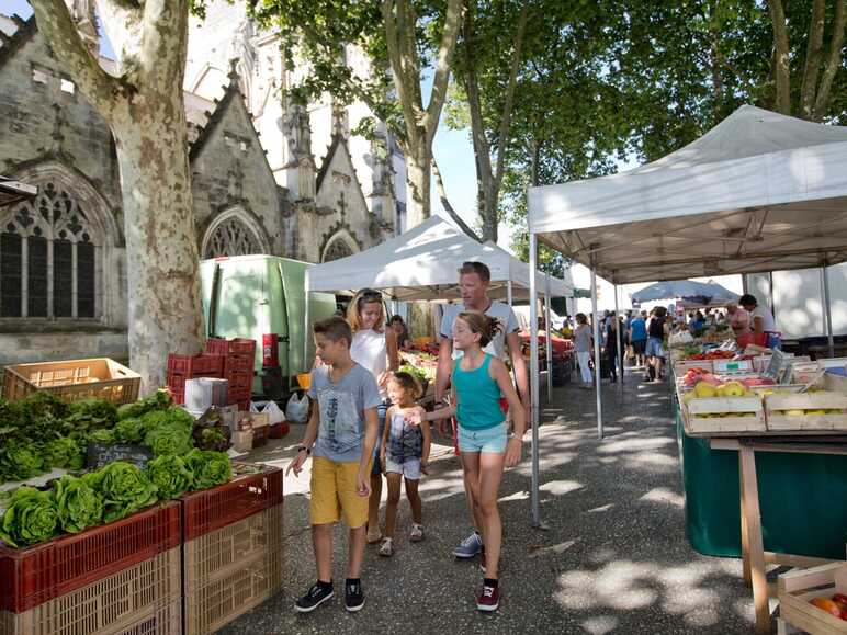 Marché Saint-Pierre de Saintes