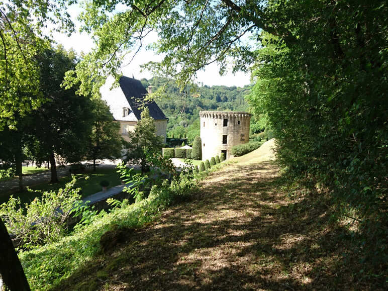 Le Château de Peyraux (Dordogne)
