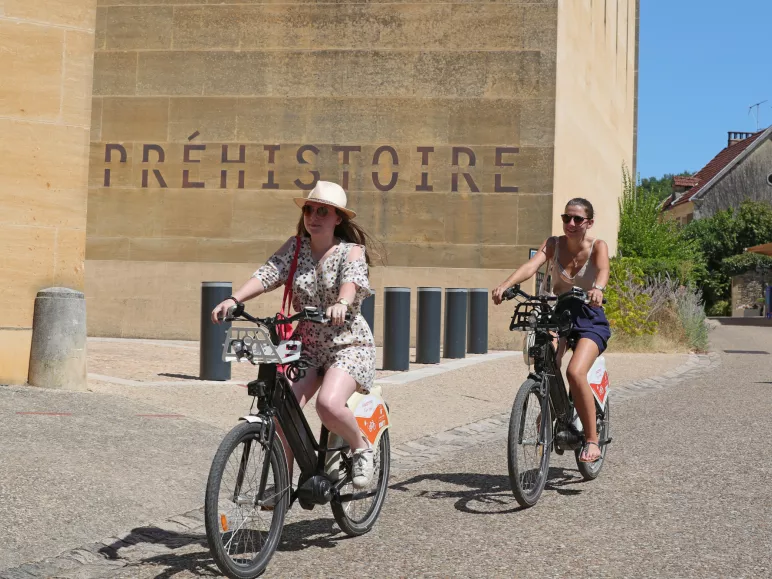 De Campagne à Rouffignac sur La Vézère à Vélo
